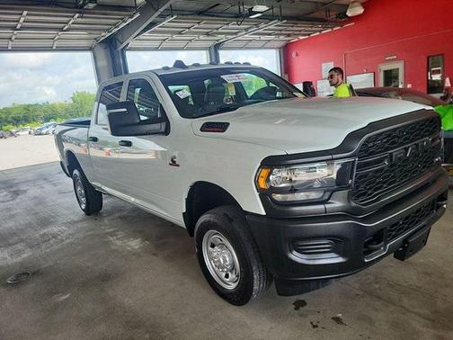 2024 RAM 2500 Tradesman Crew Cab 4x4 6'4' Box