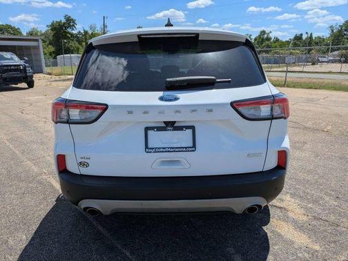 Oxford White 2020 Ford Escape SE