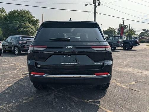 2025 Jeep Grand Cherokee Laredo