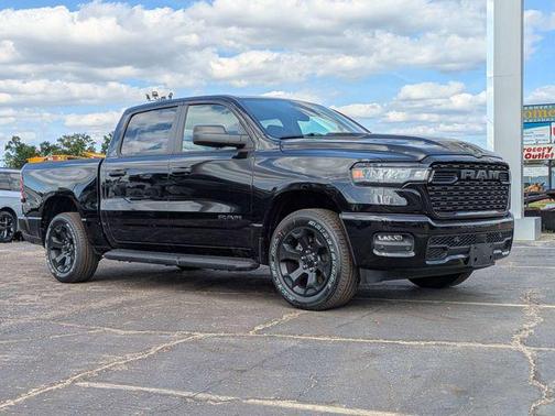 Diamond Black Crystal Pearlcoat 2026 RAM 1500 Express