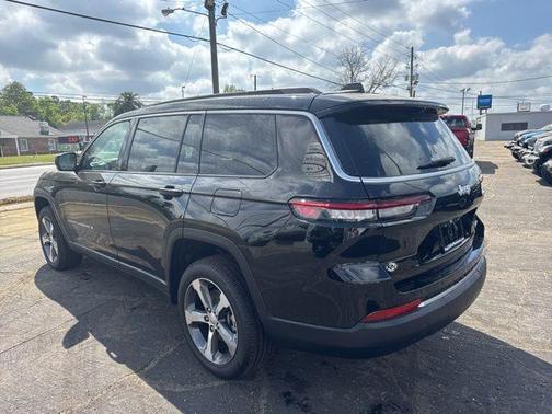 Diamond Black Crystal Pearlcoat 2026 Jeep Grand Cherokee L Limited