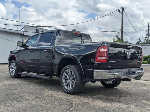 Diamond Black Crystal Pearlcoat 2019 RAM 1500 Laramie