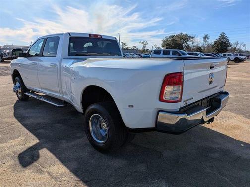 2022 RAM 3500 Big Horn Crew Cab 4x4 8' Box