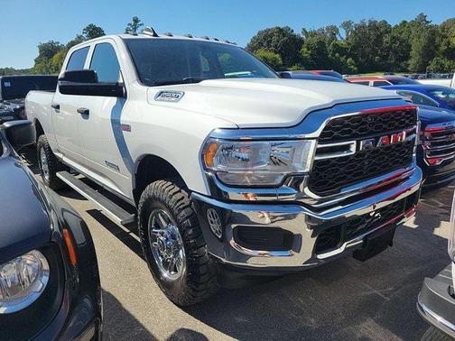 2020 RAM 2500 Tradesman Crew Cab 4X4 6'4' Box