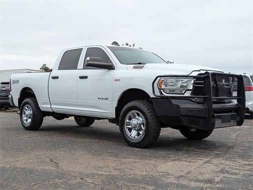 2022 RAM 2500 Tradesman Crew Cab 4x4 6'4' Box