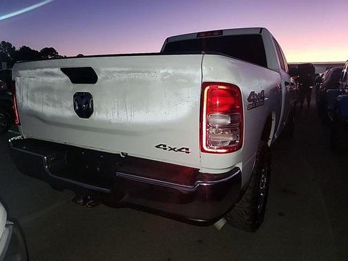 2022 RAM 2500 Tradesman Crew Cab 4x4 6'4' Box