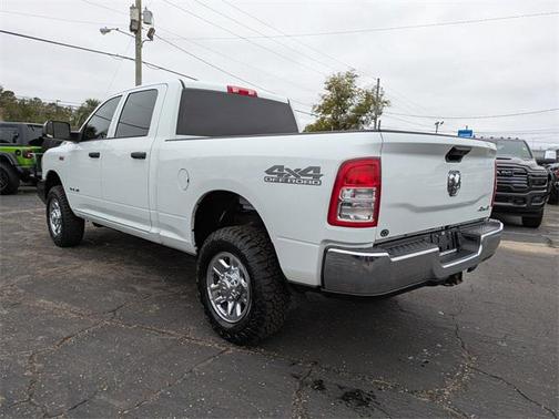 2022 RAM 2500 Tradesman Crew Cab 4x4 6'4' Box