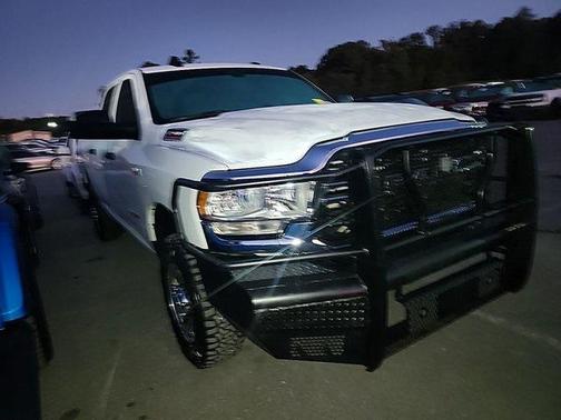 2022 RAM 2500 Tradesman Crew Cab 4x4 6'4' Box