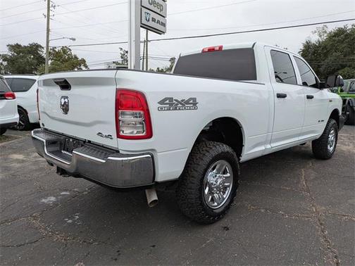 2022 RAM 2500 Tradesman Crew Cab 4x4 6'4' Box