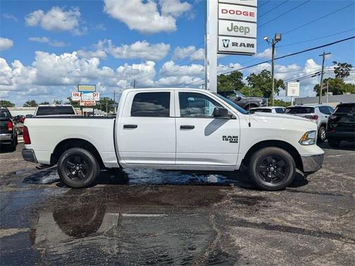 2022 RAM 1500 Classic SLT