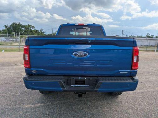 Blue Metallic 2022 Ford F-150 XLT