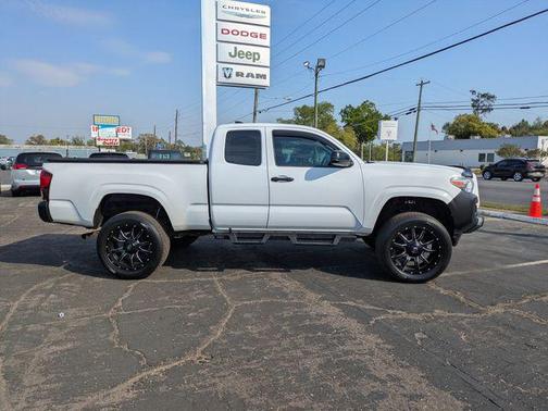 2018 Toyota Tacoma SR
