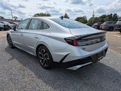 Aero Silver 2024 Hyundai SONATA SEL