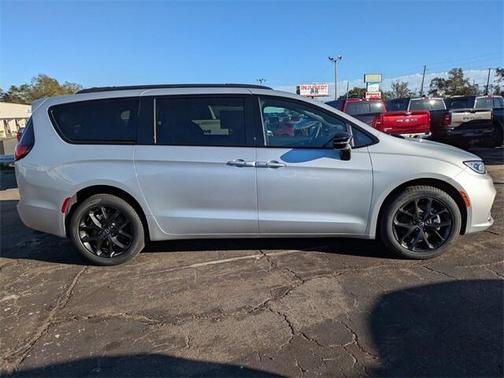 2026 Chrysler Pacifica L