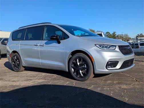 2026 Chrysler Pacifica L