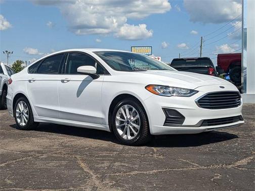 2020 Ford Fusion SE