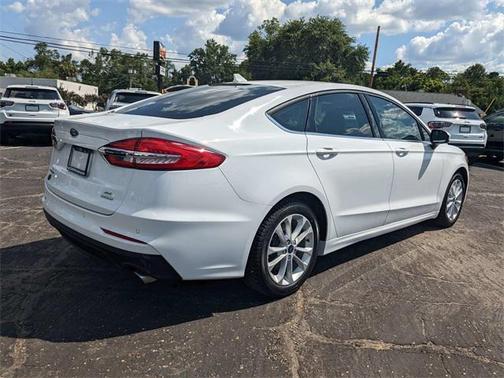 2020 Ford Fusion SE