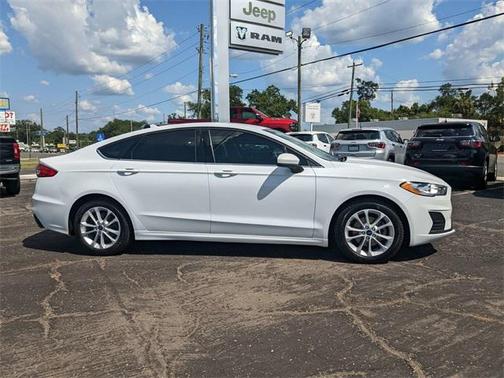 2020 Ford Fusion SE