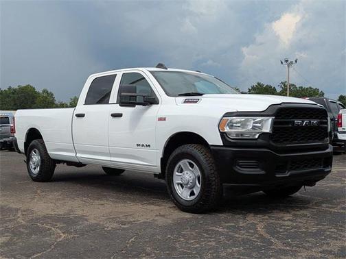 2020 RAM 2500 Tradesman Crew Cab 4X2 8' Box
