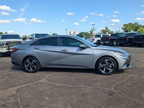 2023 Hyundai ELANTRA Limited