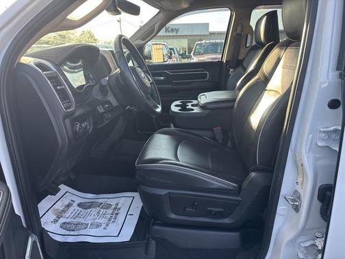 2022 RAM 2500 Laramie Crew Cab 4x4 6'4' Box