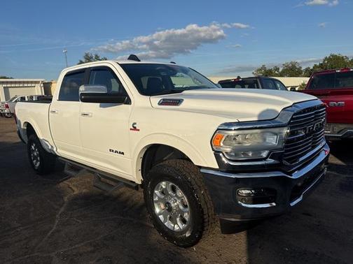 2022 RAM 2500 Laramie Crew Cab 4x4 6'4' Box