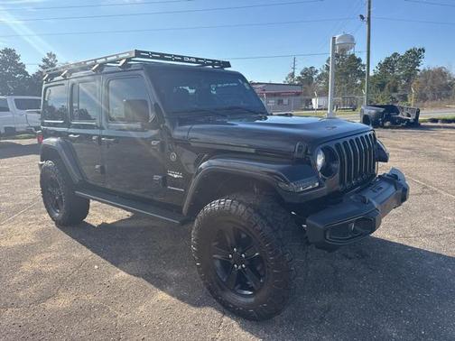 2023 Jeep Wrangler 4-Door Sahara Altitude 4x4