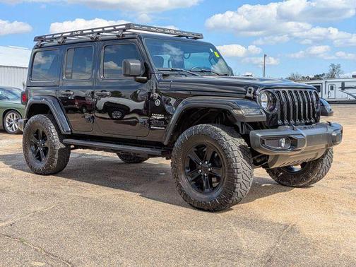 2023 Jeep Wrangler 4-Door Sahara Altitude 4x4