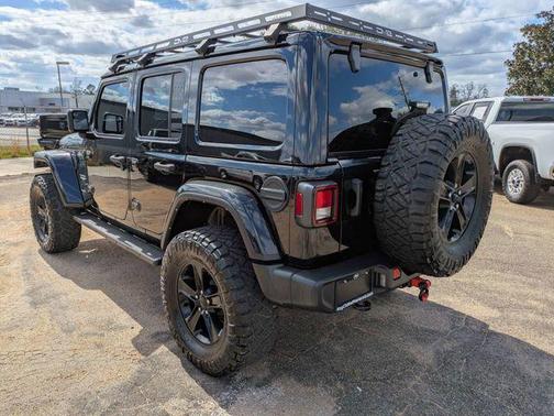 2023 Jeep Wrangler 4-Door Sahara Altitude 4x4