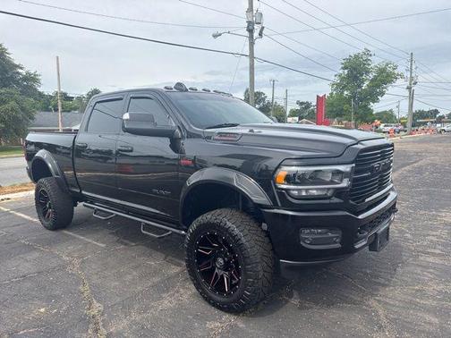 Diamond Black Crystal Pearlcoat 2019 RAM 2500 Laramie Crew Cab 4x4 6'4' Box