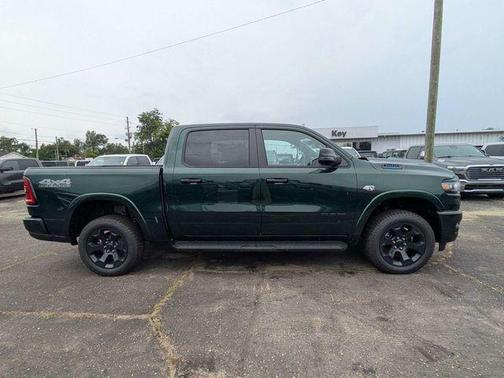 Serrano Green Metallic 2026 RAM 1500 Big Horn/Lone Star
