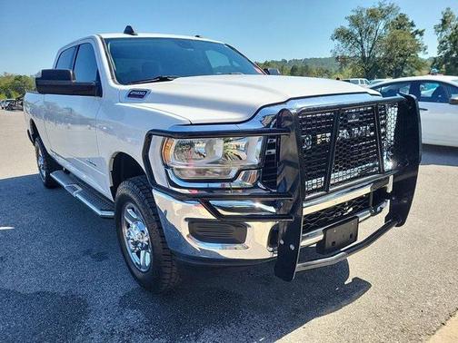 2020 RAM 2500 Big Horn Crew Cab 4X4 6'4' Box