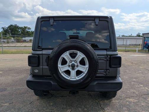 Granite Crystal Metallic Clearcoat 2021 Jeep Wrangler Sport S