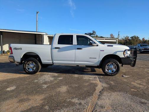 2022 RAM 2500 Tradesman Crew Cab 4x4 6'4' Box