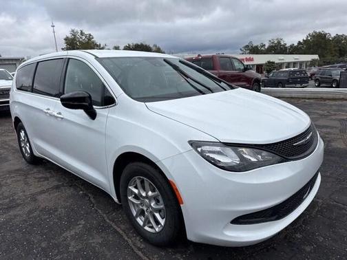 2026 Chrysler Voyager LX