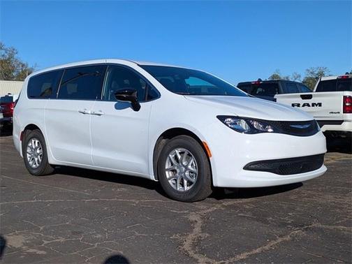 2026 Chrysler Voyager LX