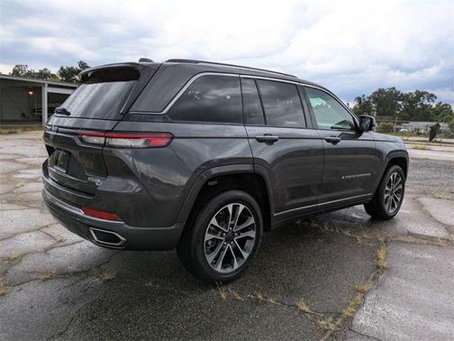 2022 Jeep Grand Cherokee Overland
