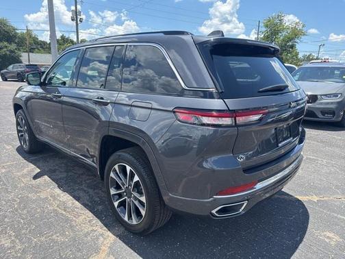 2022 Jeep Grand Cherokee Overland