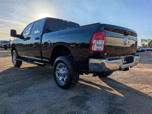 2024 RAM 2500 Tradesman Crew Cab 4x4 6'4' Box