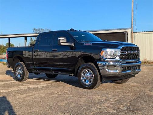 2024 RAM 2500 Tradesman Crew Cab 4x4 6'4' Box