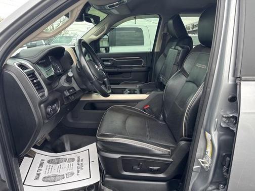 2023 RAM 3500 Laramie Crew Cab 4x4 6'4' Box