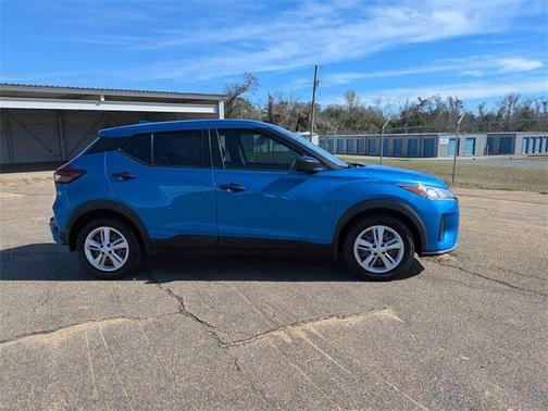 2021 Nissan Kicks S