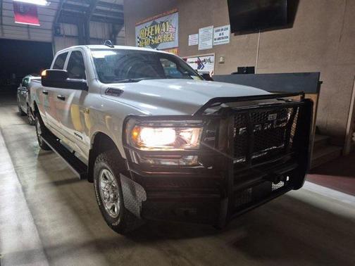 2022 RAM 2500 Tradesman Crew Cab 4x4 6'4' Box