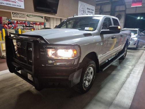 2022 RAM 2500 Tradesman Crew Cab 4x4 6'4' Box