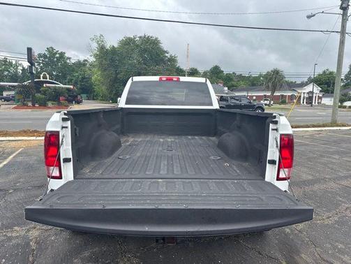 Bright White Clearcoat 2018 RAM 3500 Tradesman Crew Cab 4x4 8' Box