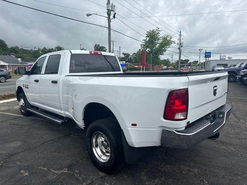 Bright White Clearcoat 2018 RAM 3500 Tradesman Crew Cab 4x4 8' Box