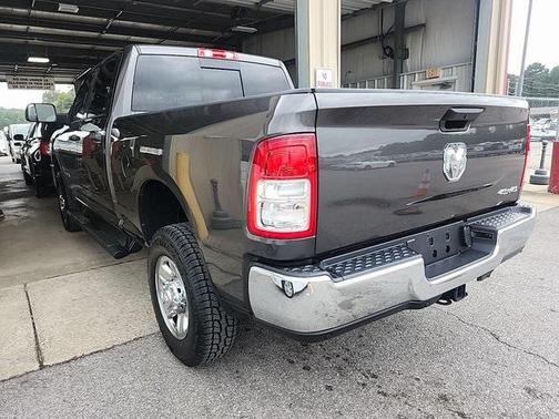 2022 RAM 2500 Tradesman Crew Cab 4x4 6'4' Box