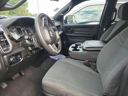 2022 RAM 2500 Tradesman Crew Cab 4x4 6'4' Box