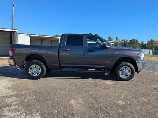 2022 RAM 2500 Tradesman Crew Cab 4x4 6'4' Box