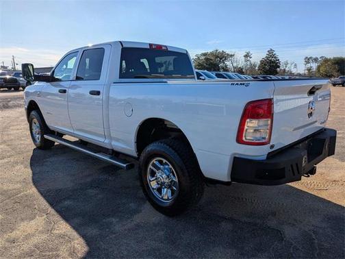 2022 RAM 2500 Tradesman Crew Cab 4x4 6'4' Box